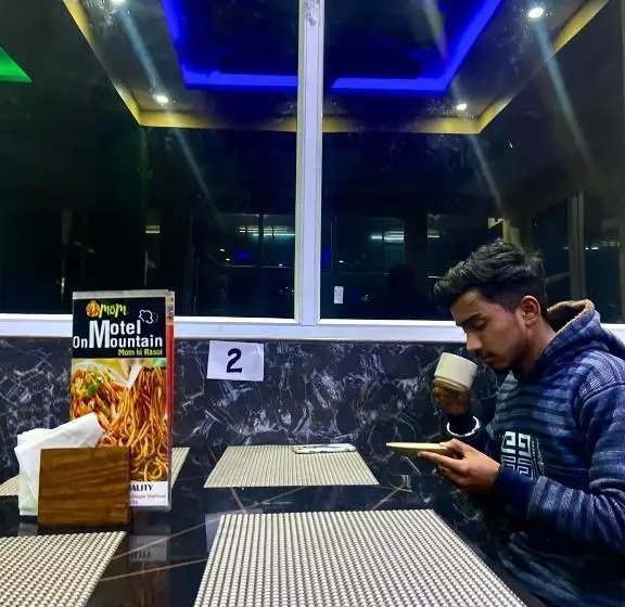 Motel On Mountain & Mom Ki Rasoi
