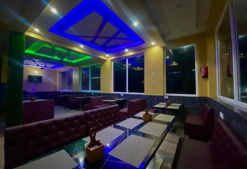 Motel On Mountain & Mom Ki Rasoi