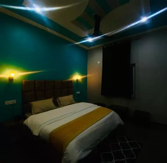 Motel On Mountain & Mom Ki Rasoi