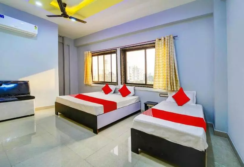 Oyo Hotel New Braj Palace And Restaurant