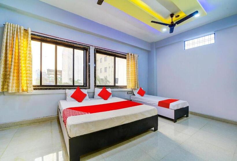 Oyo Hotel New Braj Palace And Restaurant