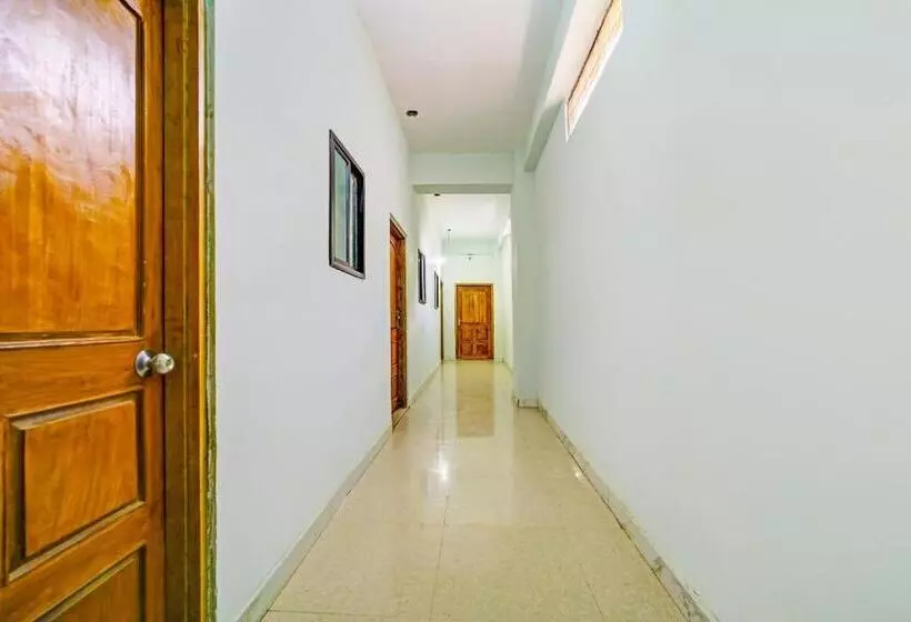 Oyo Hotel New Braj Palace And Restaurant