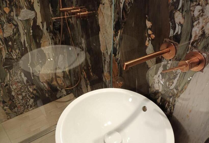 B&bari, Via Crollalanza