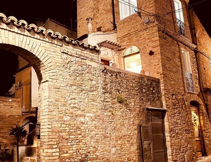 مبيت وإفطار Al Civico 2 Tiny House