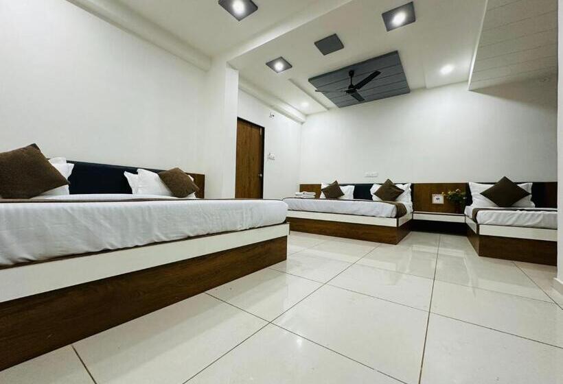 Hotel Dwarika Inn By Mantram Hospitality