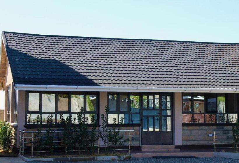 هتل Lukenya Alkebu Resort