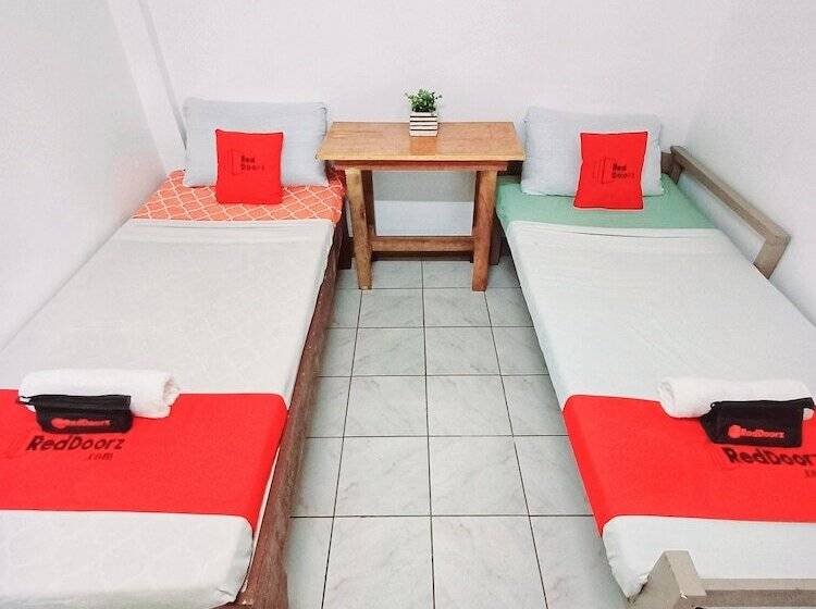 Hotel San Juanico Travellers Inn   Reddoorz