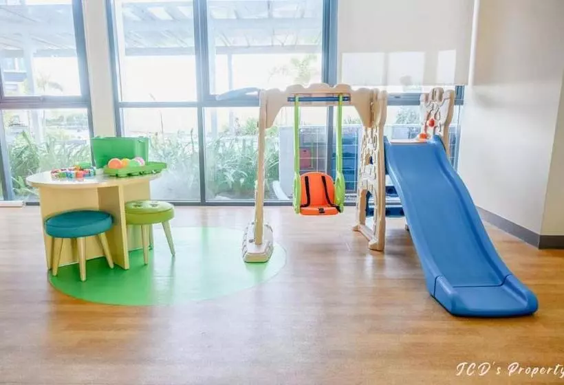 Mactan Newtown Near Airport! With Pool Access