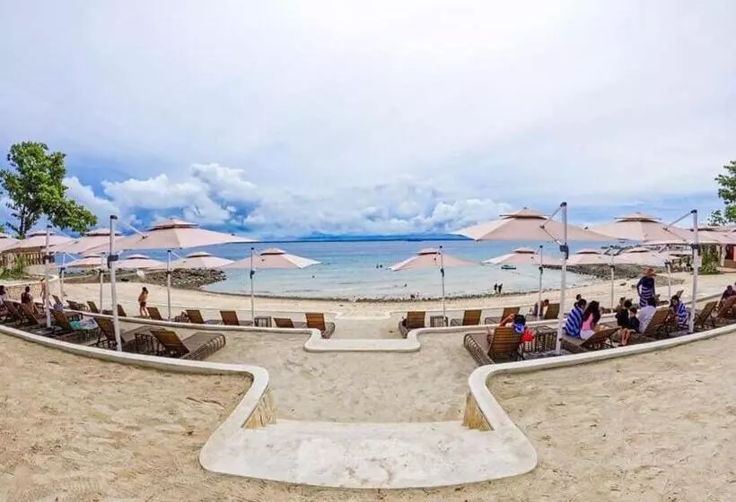 Mactan Newtown Near Airport! With Pool Access
