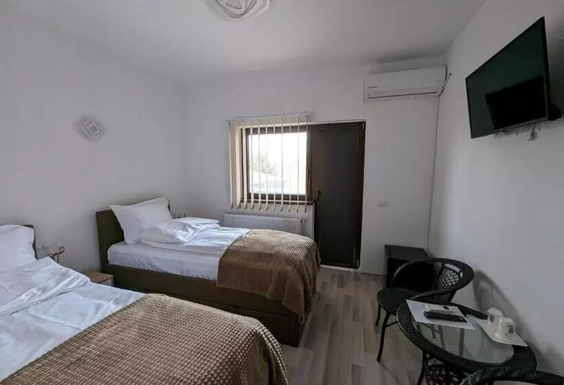 ペンション 2family