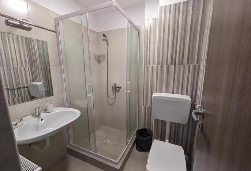 ペンション 2family