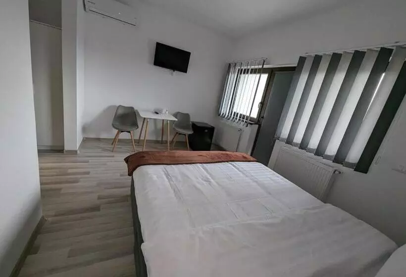 ペンション 2family