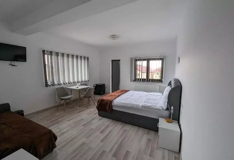 ペンション 2family