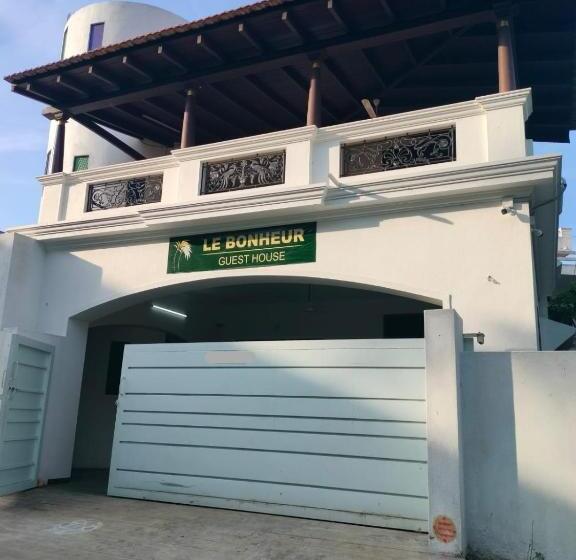 پانسیون Paradise Le Bonheur Guest House