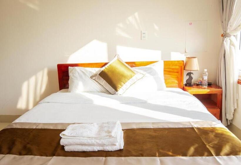 هتل Khách Sạn 68 đồng Hải