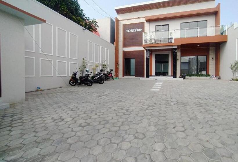 בית מלון כפרי Reddoorz Syariah Near Alun Alun Tegal 2