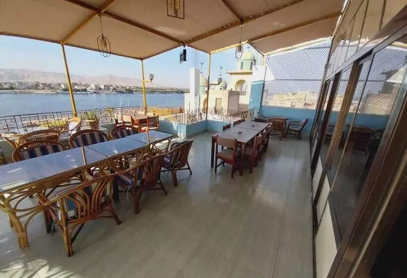 Merry Land Hotel & Roof Top Nile Restaurant Luxor