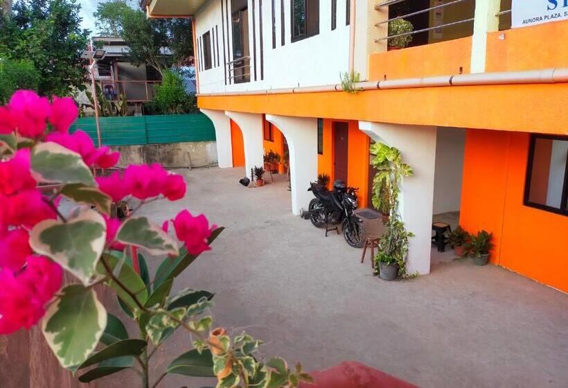 פנסיון Aunora Family Rooms