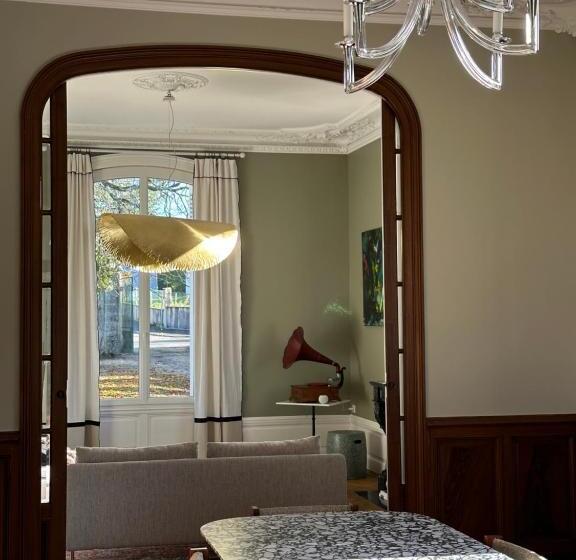 بنسيون Château De Moulède