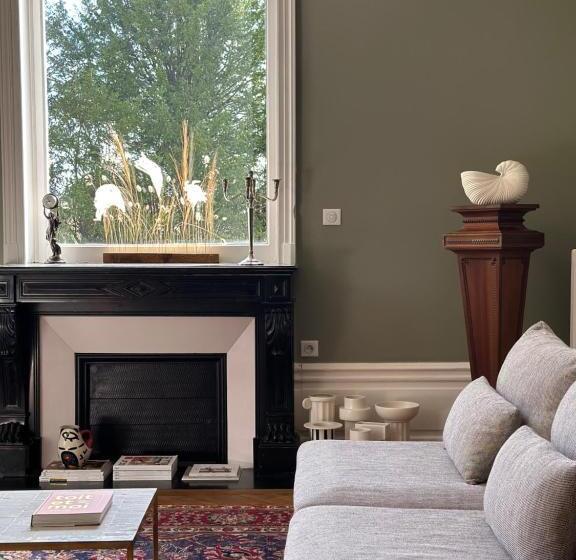 بنسيون Château De Moulède