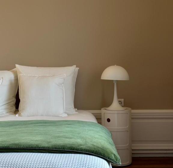 بنسيون Château De Moulède