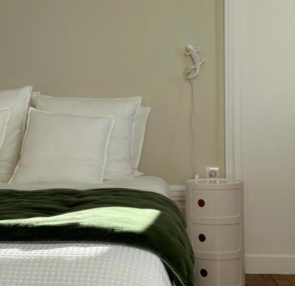 بنسيون Château De Moulède