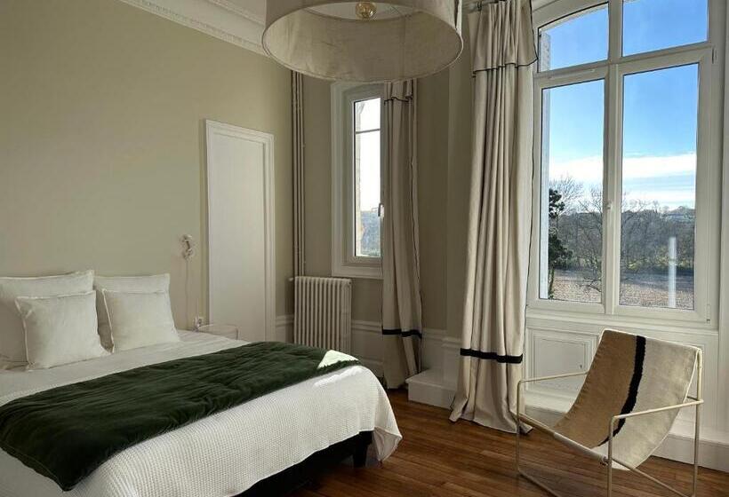 بنسيون Château De Moulède