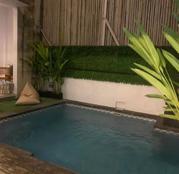 Majatalo Chua Guest House Canggu