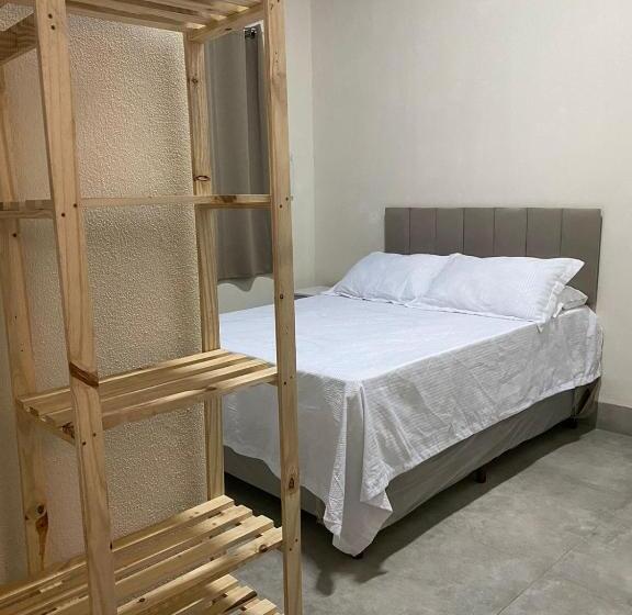 پانسیون Hospedagens Express Iii