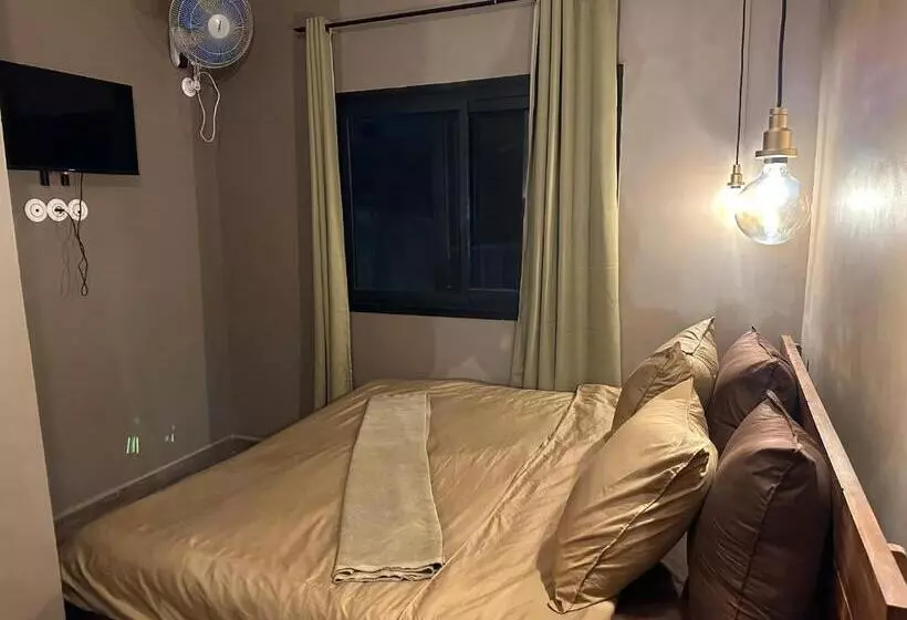 تختخواب و صبحانه N