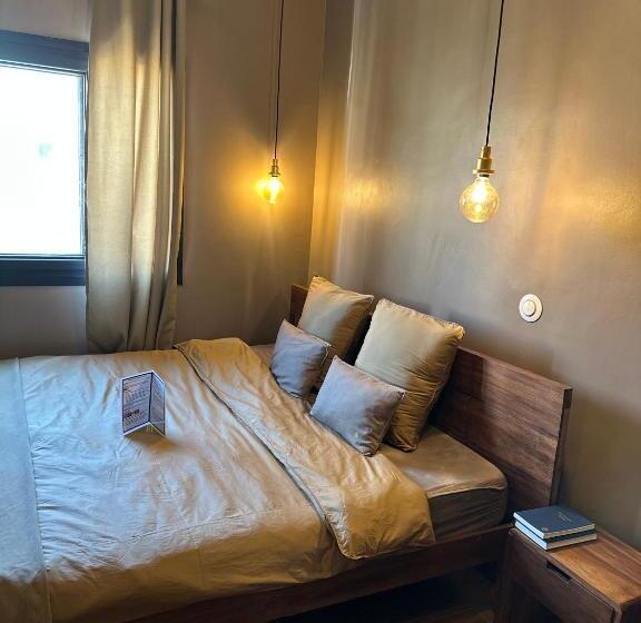 تختخواب و صبحانه N