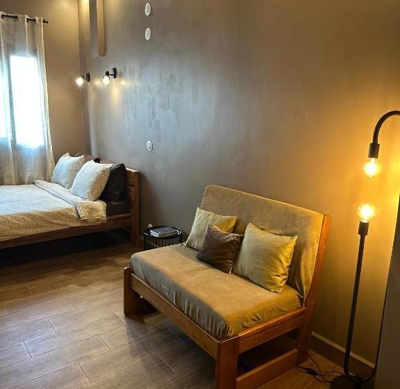 تختخواب و صبحانه N