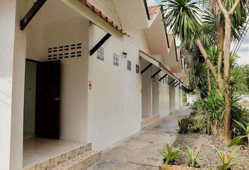 Отель เพลินพฤกษารีสอร์ท