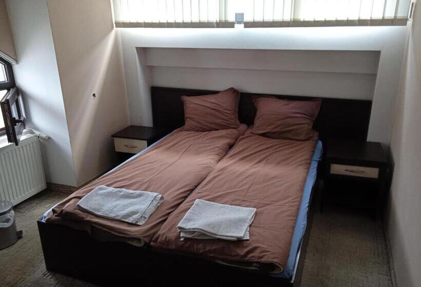 فندق къща за гости до 25 човека