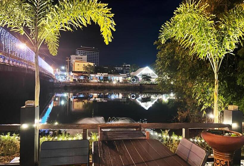 Отель Chanmel Riverside