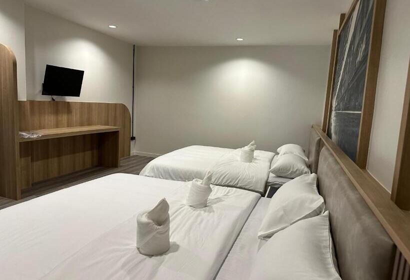 Hotel Nadpob Station นัดพบสเตชั่น