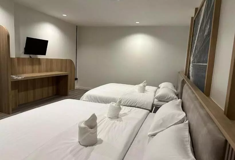 Hotelli Nadpob Station นัดพบสเตชั่น