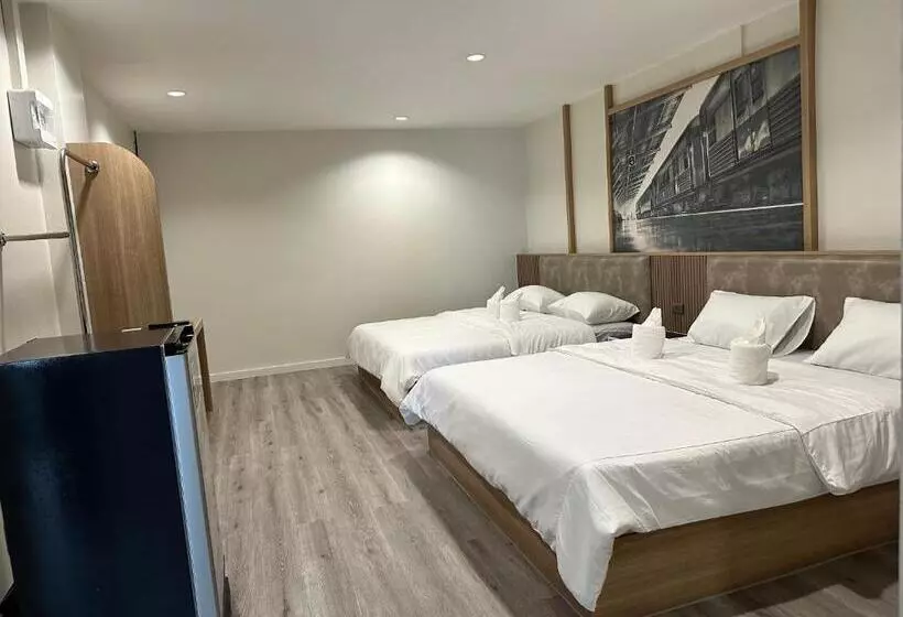 Hotelli Nadpob Station นัดพบสเตชั่น