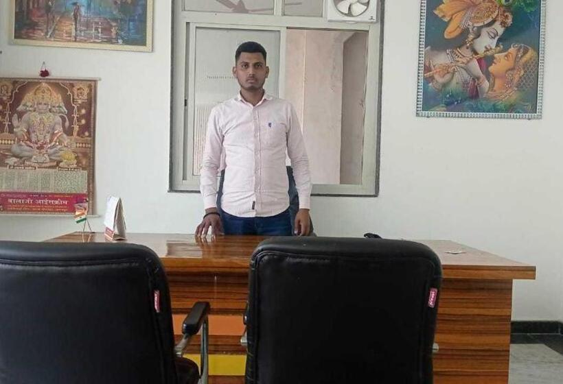 هتل Oyo Chakeri Crystal