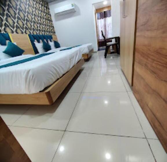 酒店 Rudra Palace , Anand