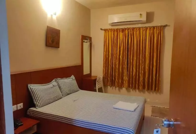 هتل Skylink Residency