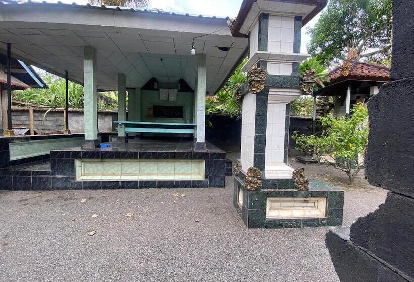 Отель Spot On 93441 Gians Homestay