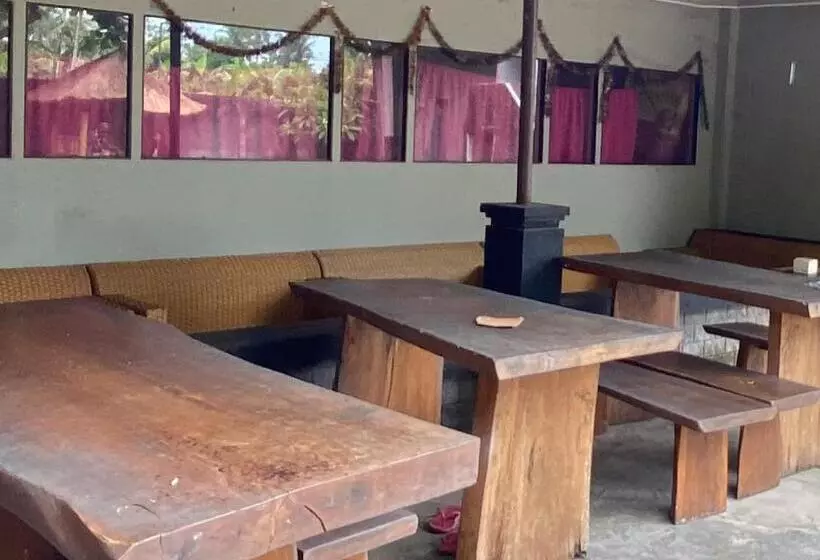 ホテル Spot On 93441 Gians Homestay