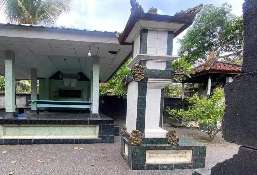 ホテル Spot On 93441 Gians Homestay