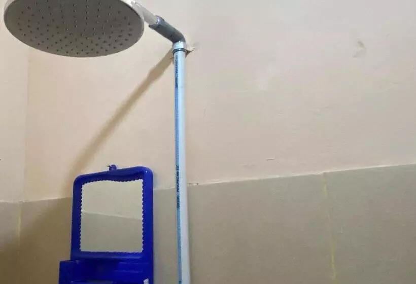 ホテル Spot On 93441 Gians Homestay