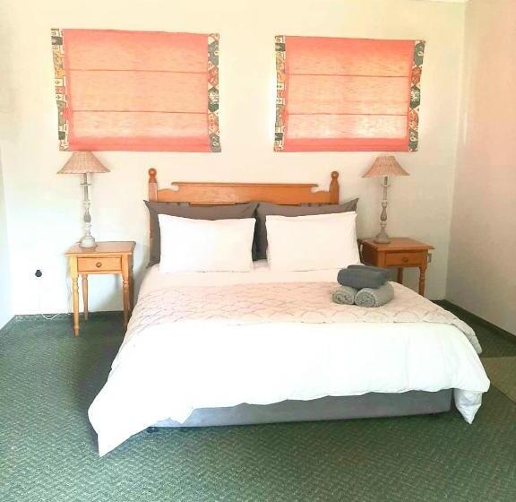 בית מלון כפרי The Oaks