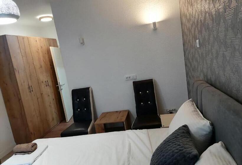 پانسیون Apartmani Mia