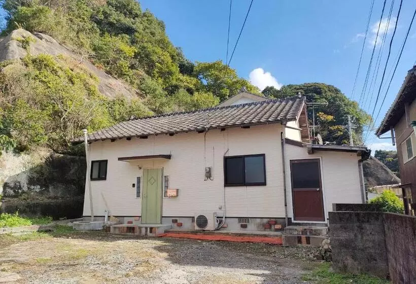 ペンション 佐世保　貸切小さな一軒家　guest House　楽楽 Luck Luck