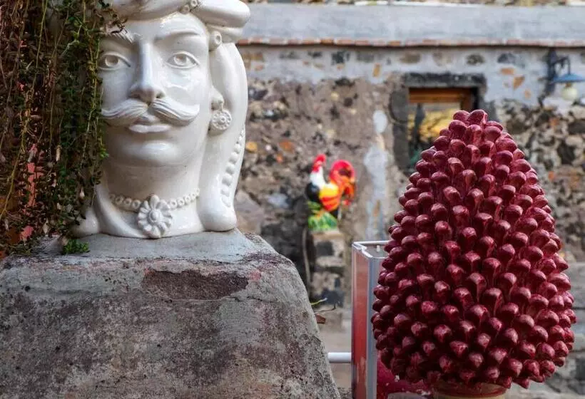 استراحتگاه Podere Dell Etna Segreta   Essential Nature