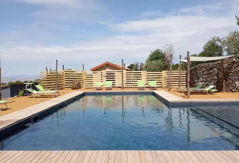 استراحتگاه Podere Dell Etna Segreta   Essential Nature